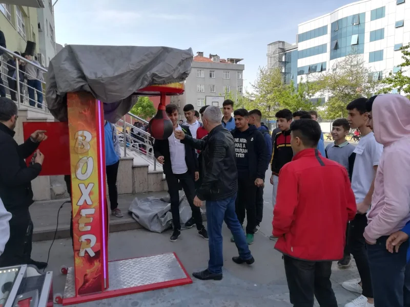 Küçükçekmece İşletmelerine Ücretsiz Boks Makinesi Kiralama